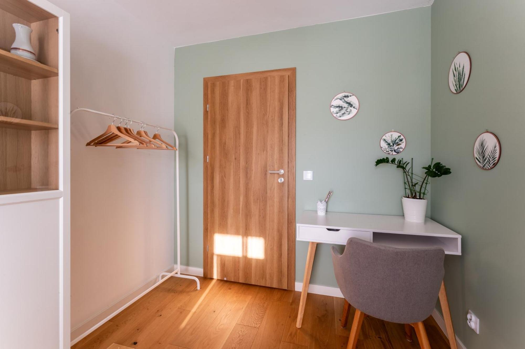 Oasis - Free Parking, Big Balcony, Private Park Appartamento Cracovia